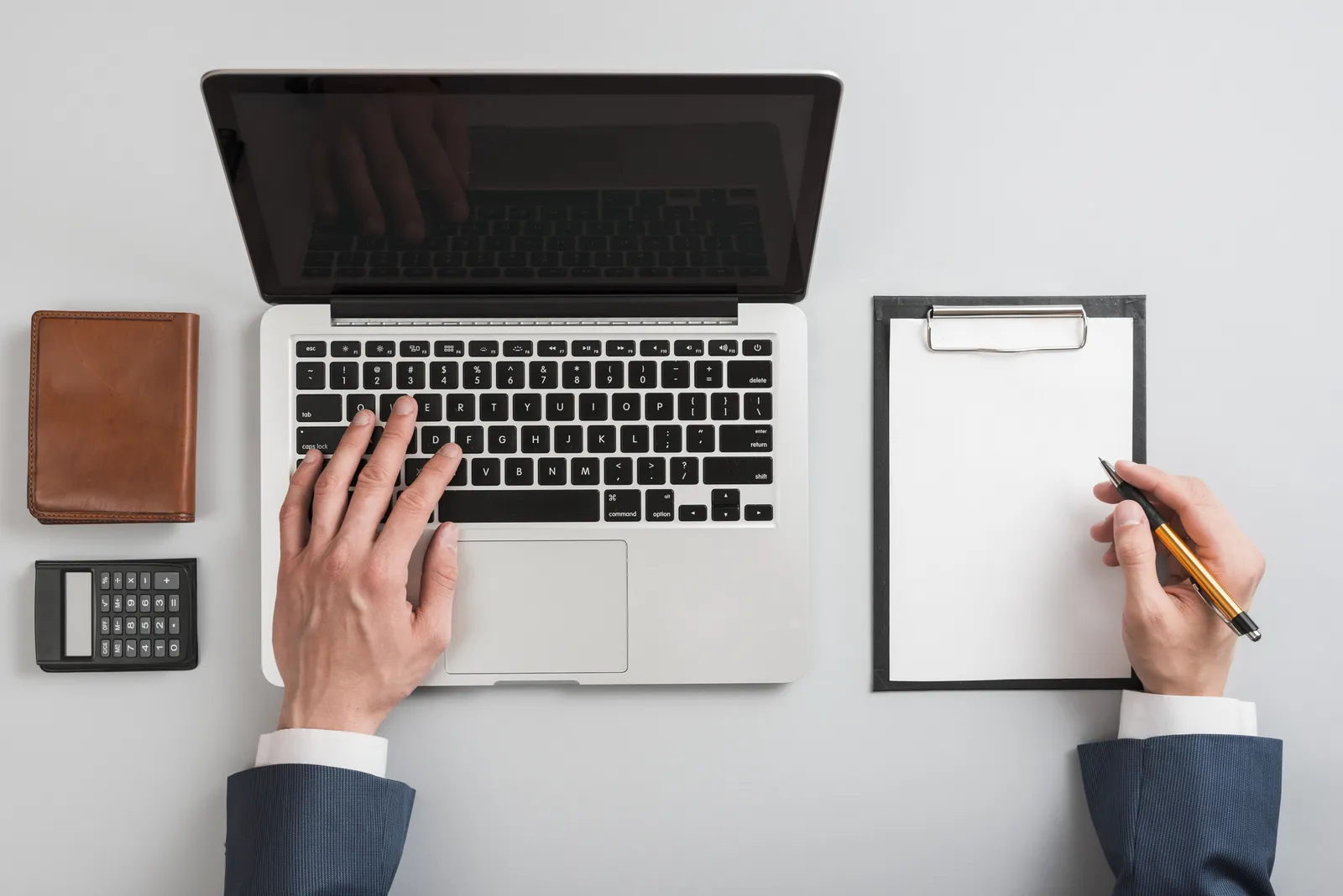 Registro degli strumenti AI: modello e colonne minime